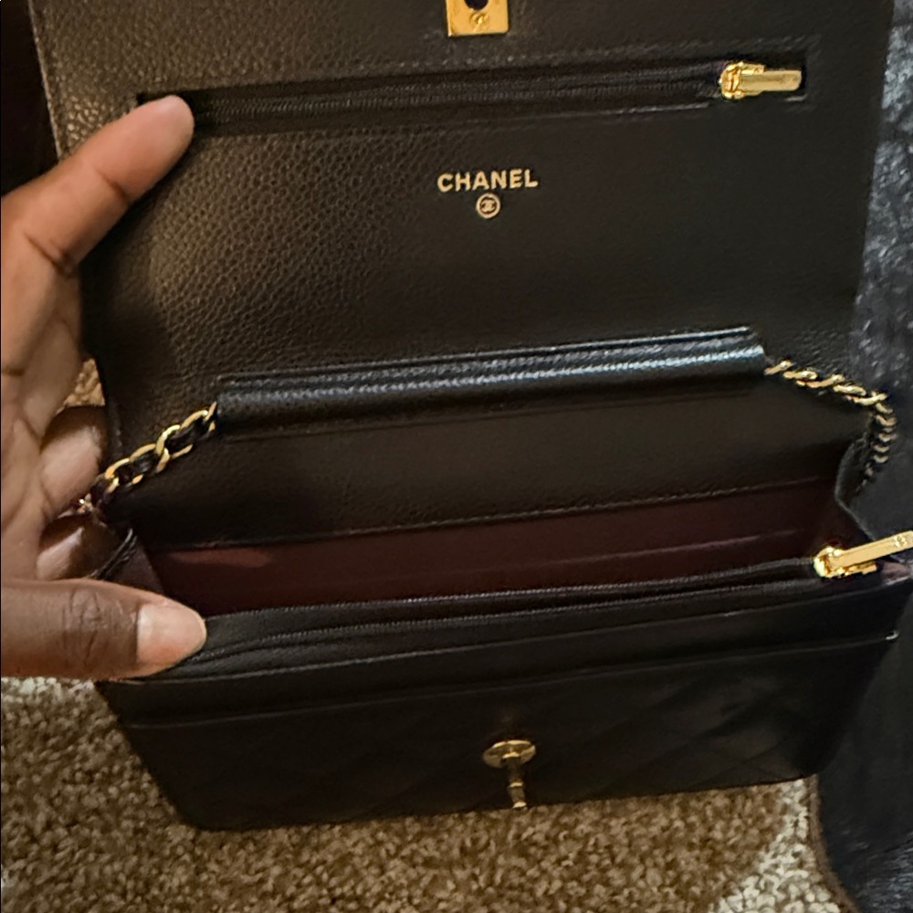 CHANEL Black Quilted Leather Crossbody Wallet with Gold Chain - Picture 3 of 8